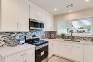 14635 N 49th Pl Kitchen