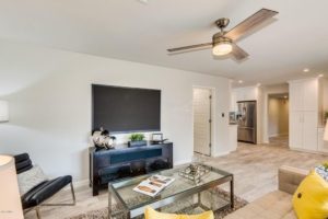 14635 N 49th Pl Living Room